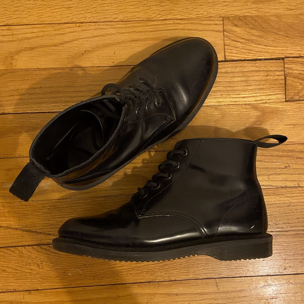 Dr Martens Emmeline Boots
